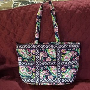 Vera Bradley zipped Tote